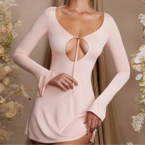 Oh Polly size 4- Elegant Pink Long Sleeve Dress